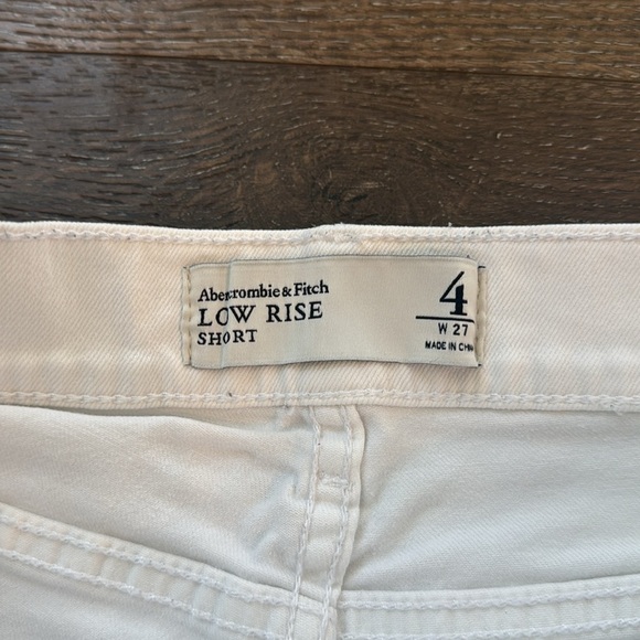 White Denim Abercrombie and Fitch Shorts. Women’s size 4. Good used condition. - Picture 5 of 5